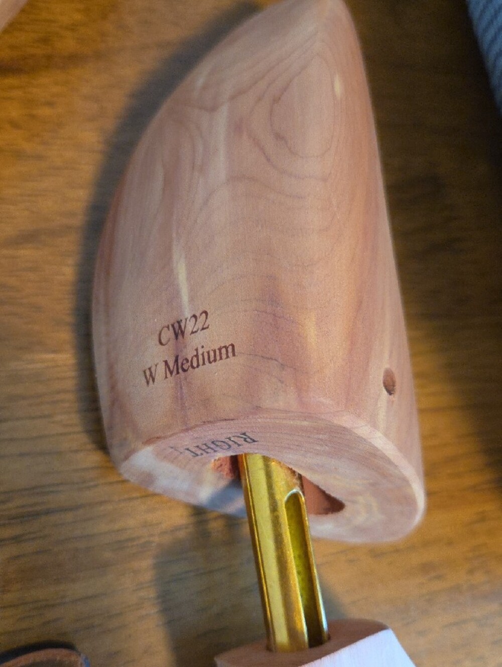 Wooden Cedar Shoe Trees with Brass Adjustable Rods - Natural Cedar - Picture 4 of 8